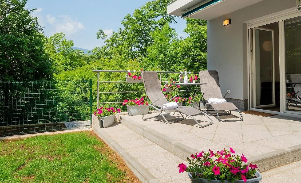 Ferienwohnung Birdsong Getaway Jurdani Apartment