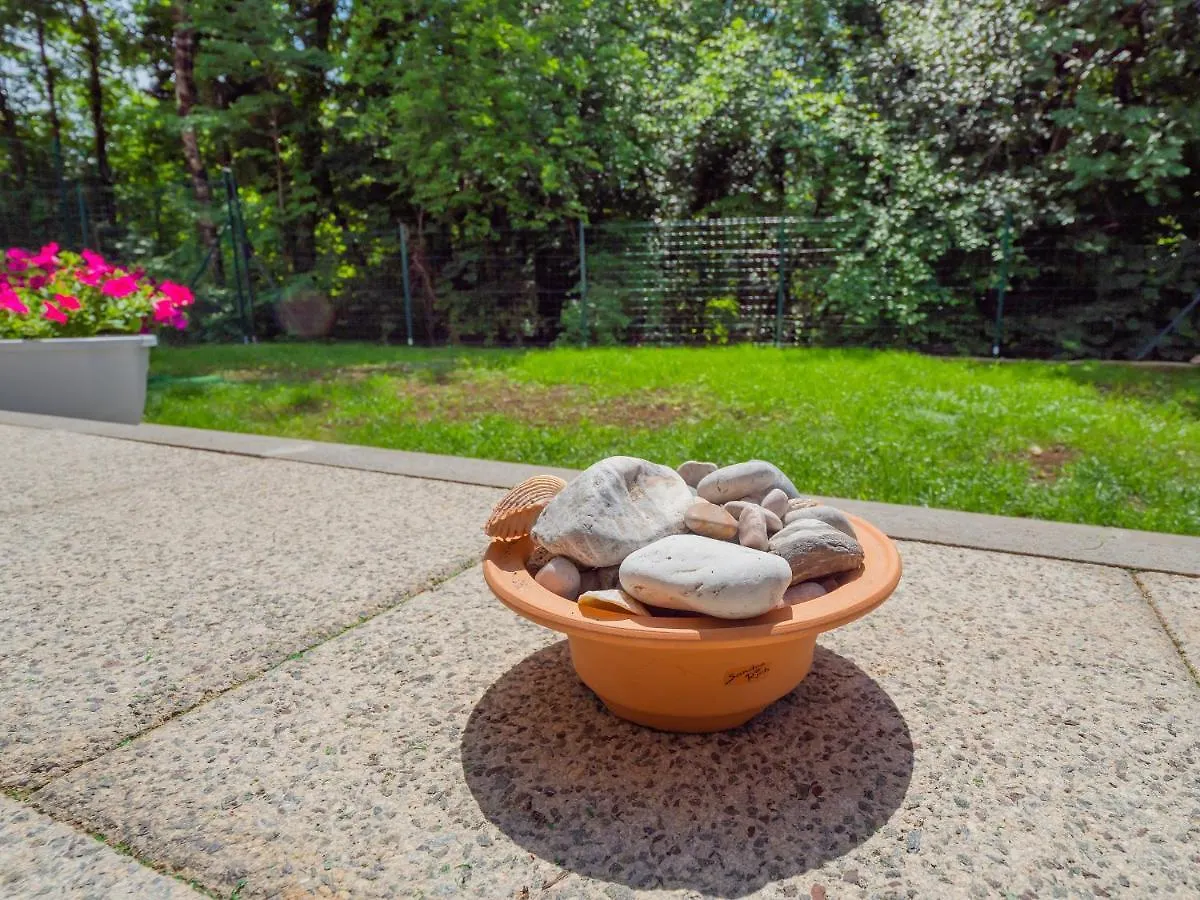 Birdsong Getaway Apartment Jurdani