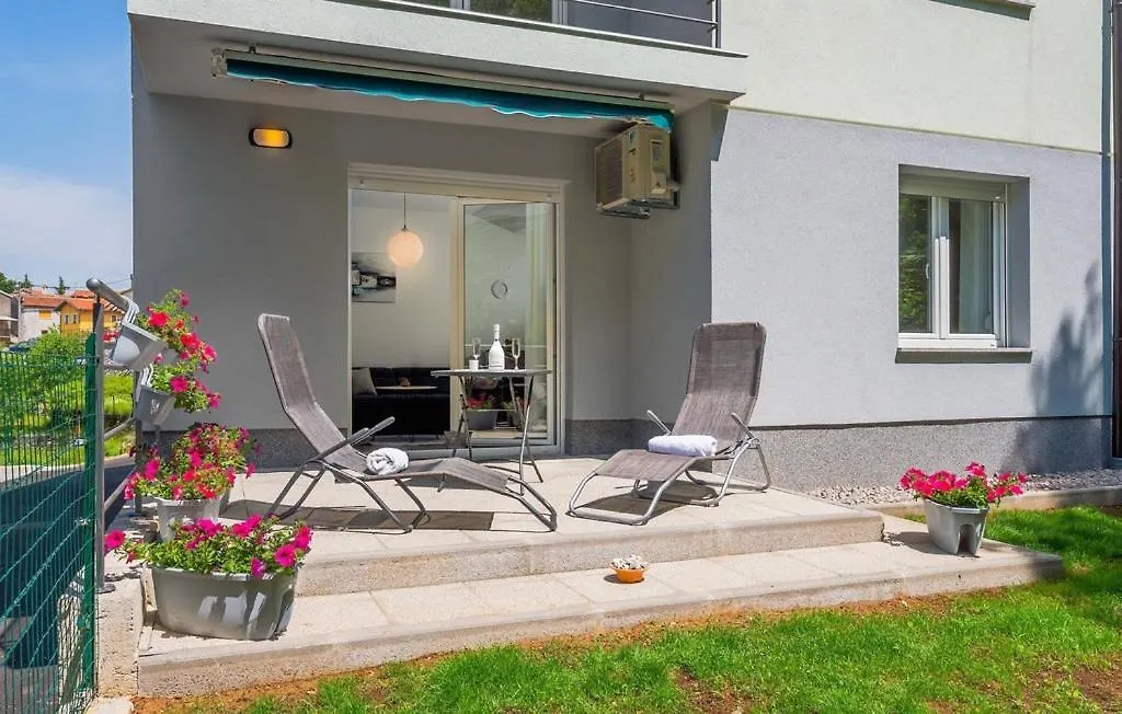 Birdsong Getaway Apartment Jurdani